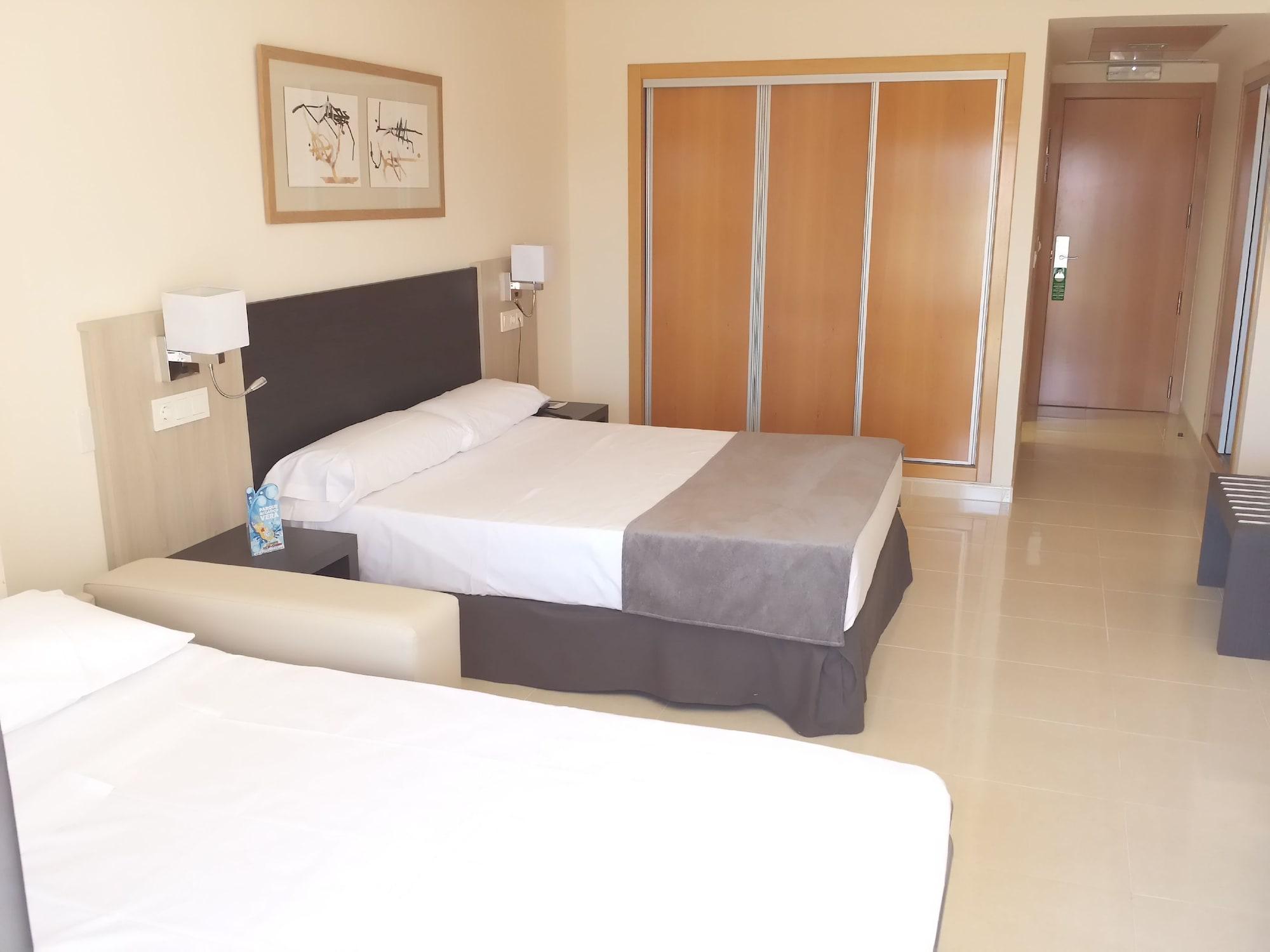 Hotel Adaria Vera Bagian luar foto