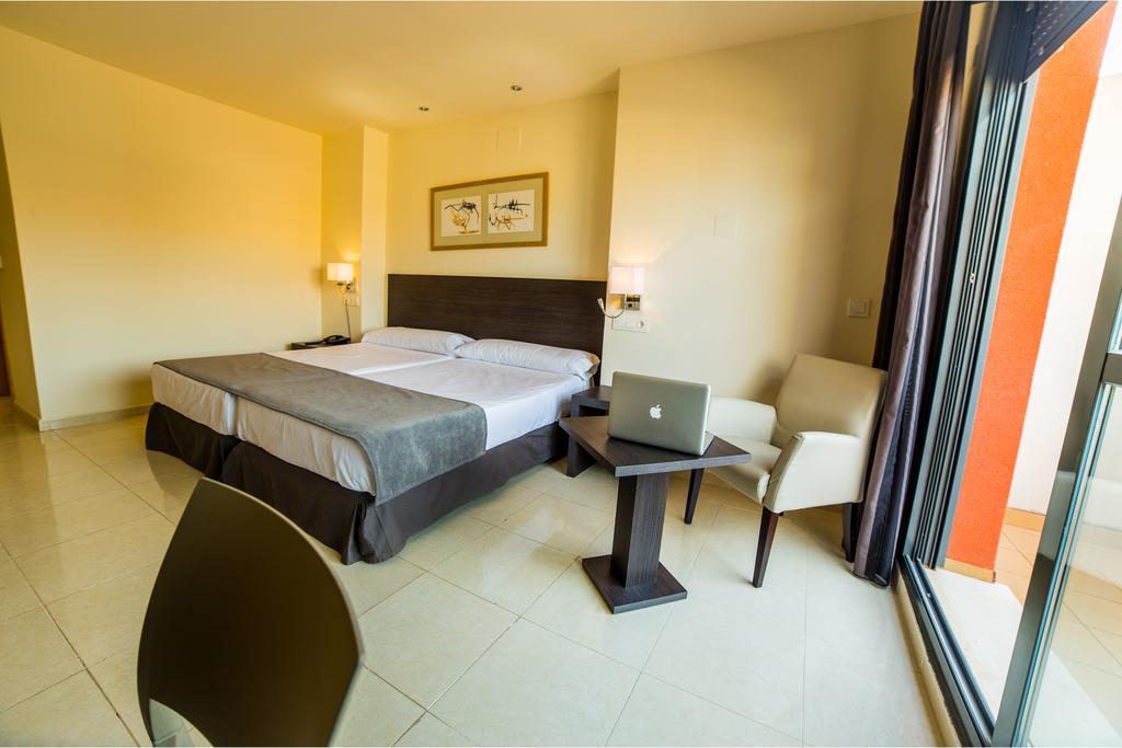 Hotel Adaria Vera Bagian luar foto