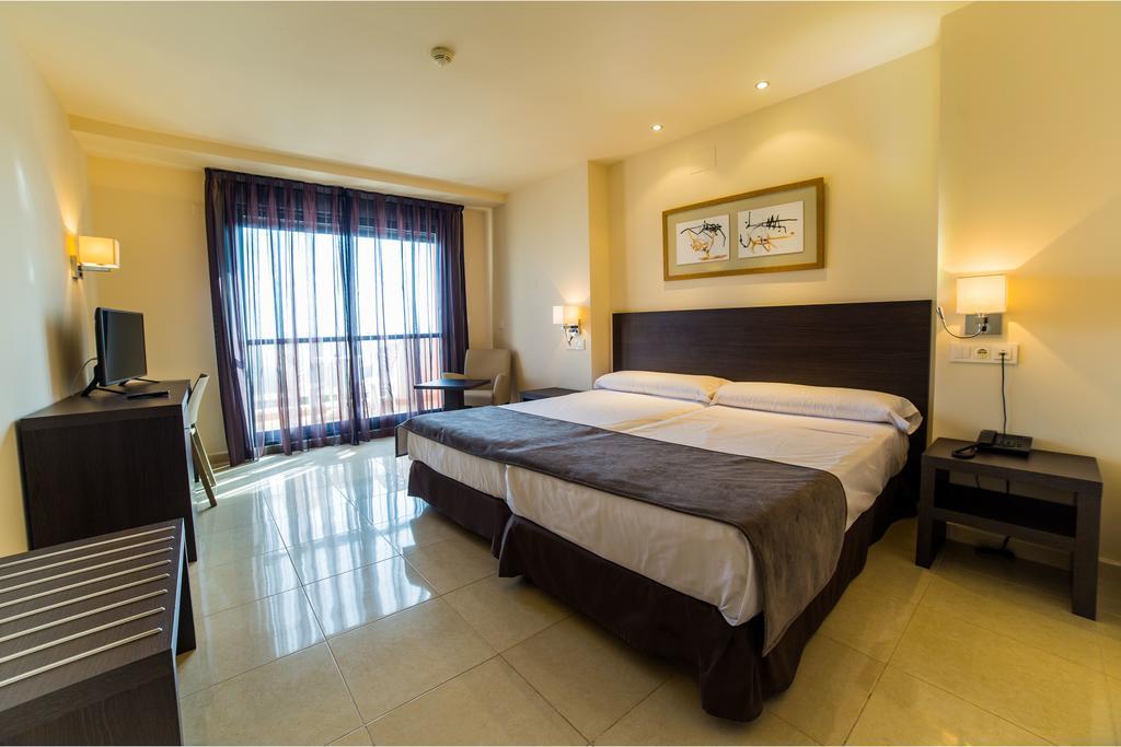 Hotel Adaria Vera Bagian luar foto