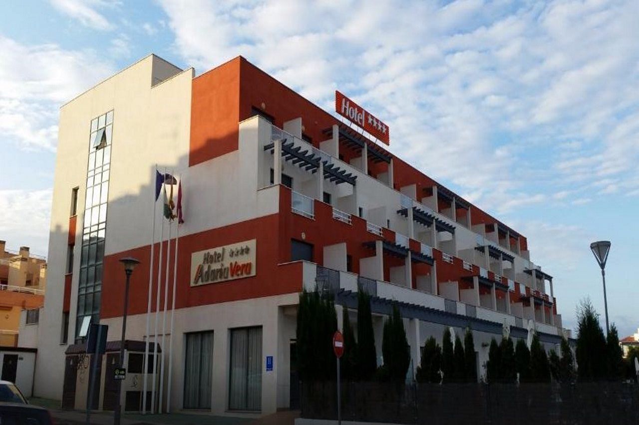 Hotel Adaria Vera Bagian luar foto